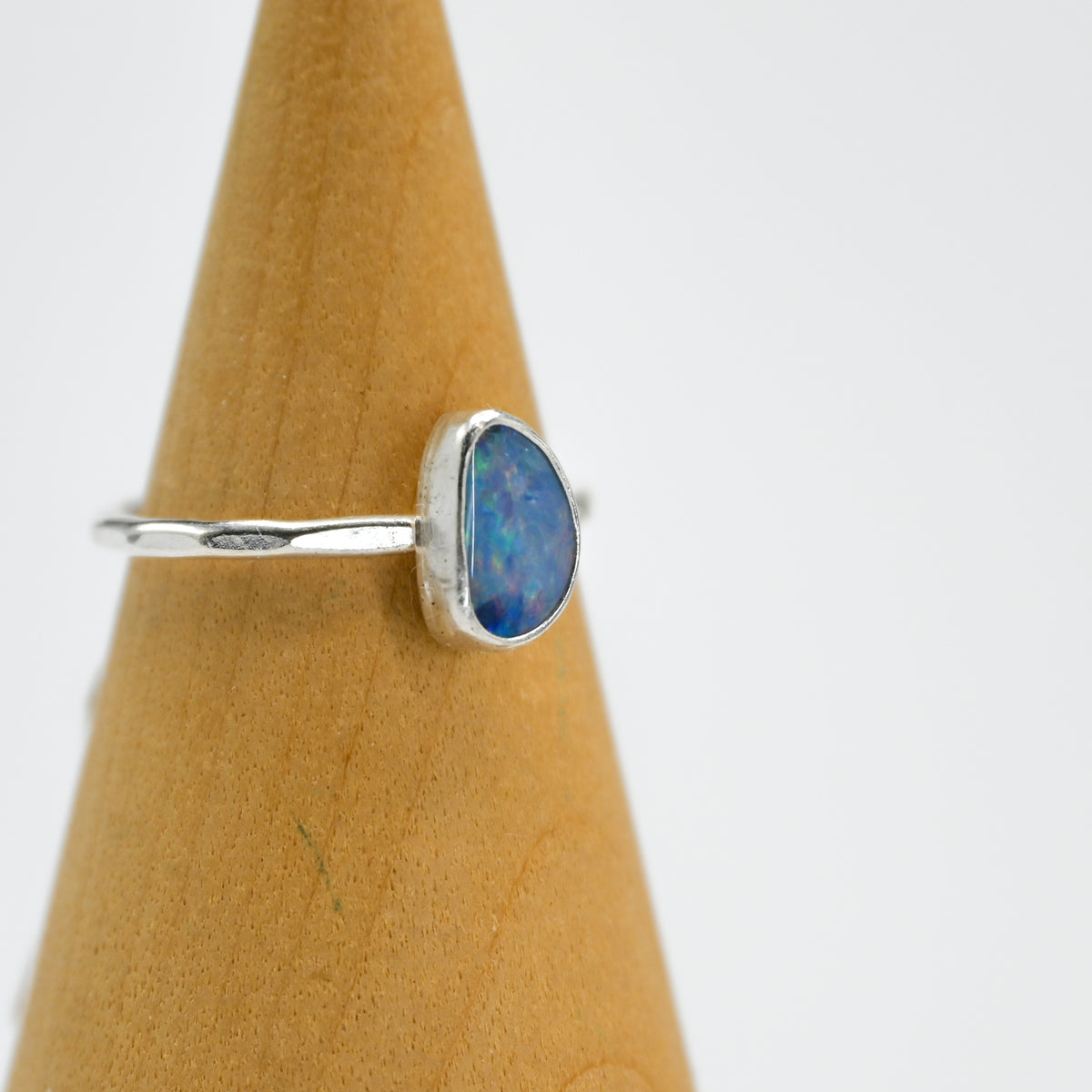 Australian opal size 7.5