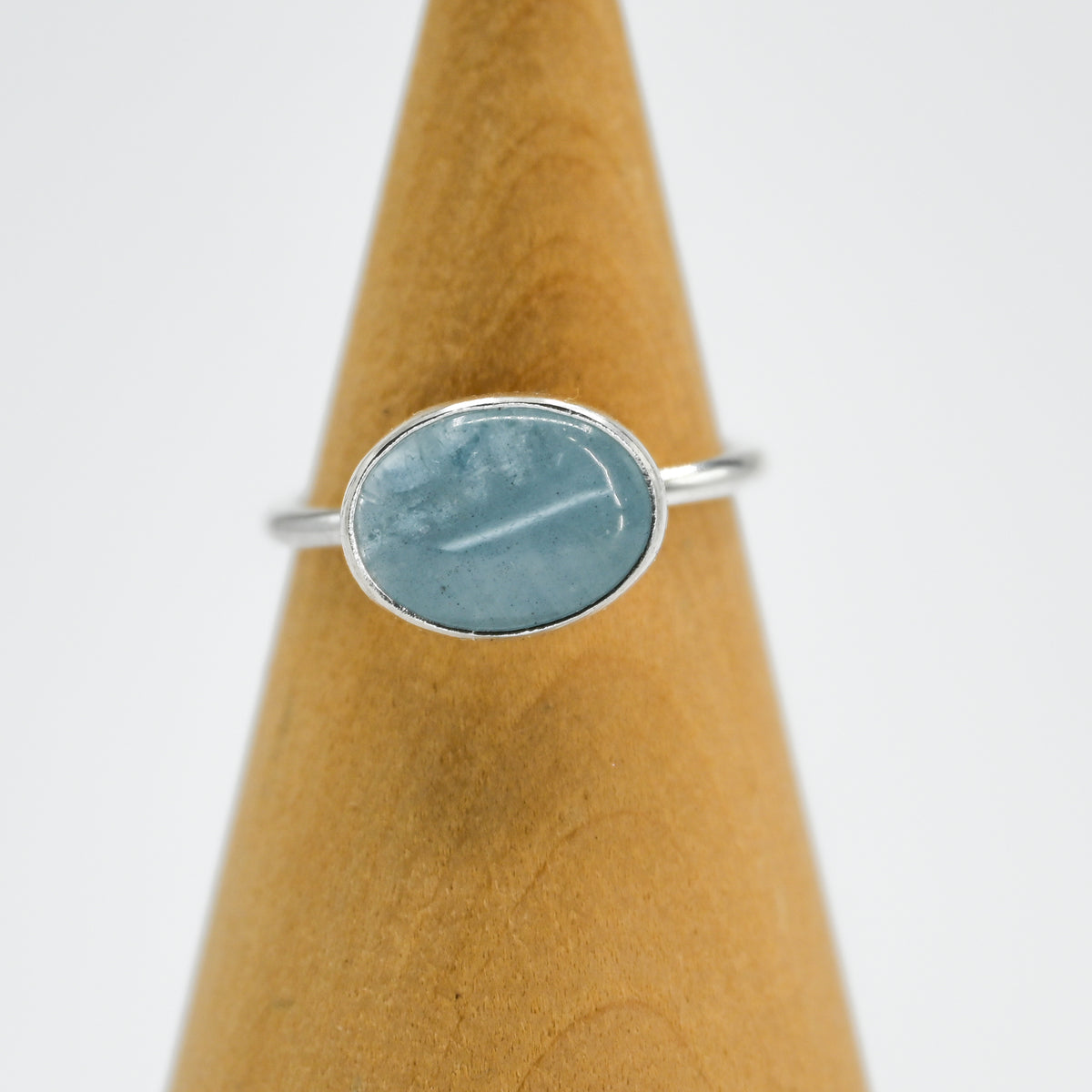 Horizontal aquamarine size 7.5