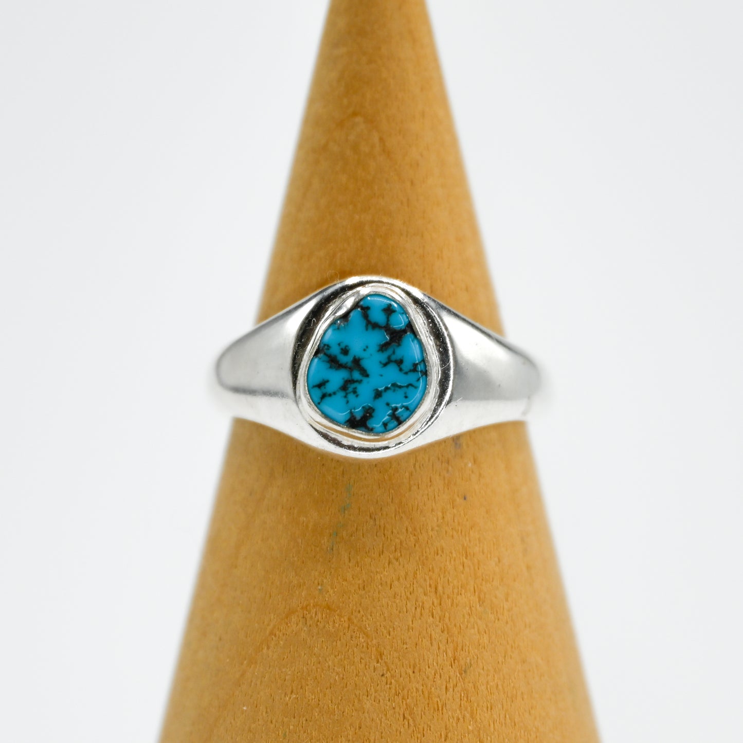 Signet with kingman turquoise nugget cab size 8