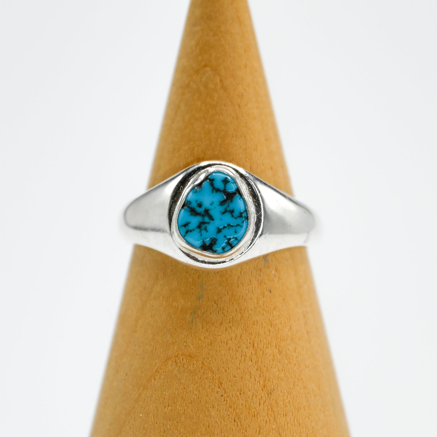 Signet with kingman turquoise nugget cab size 8