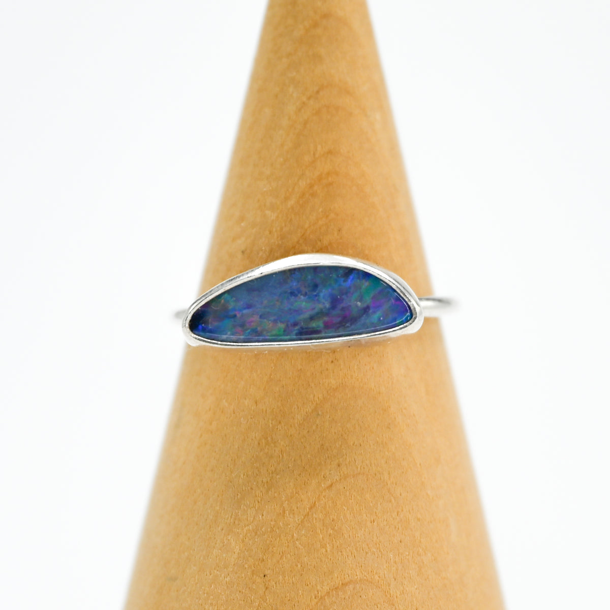 Horizontal Australian opal size 8