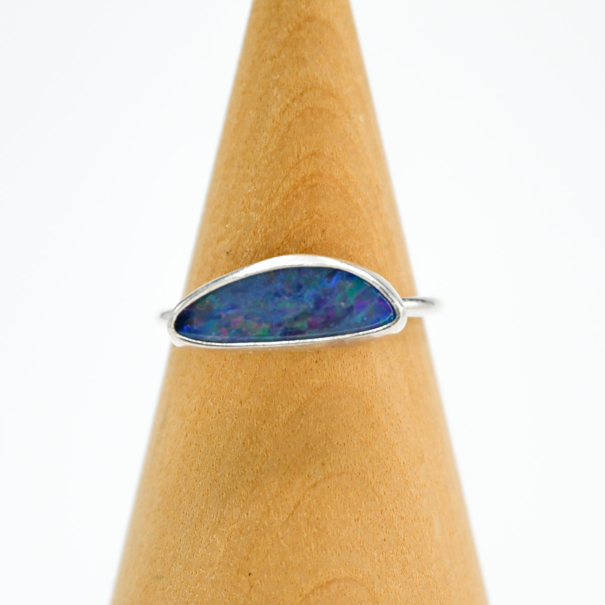 Horizontal Australian opal size 8