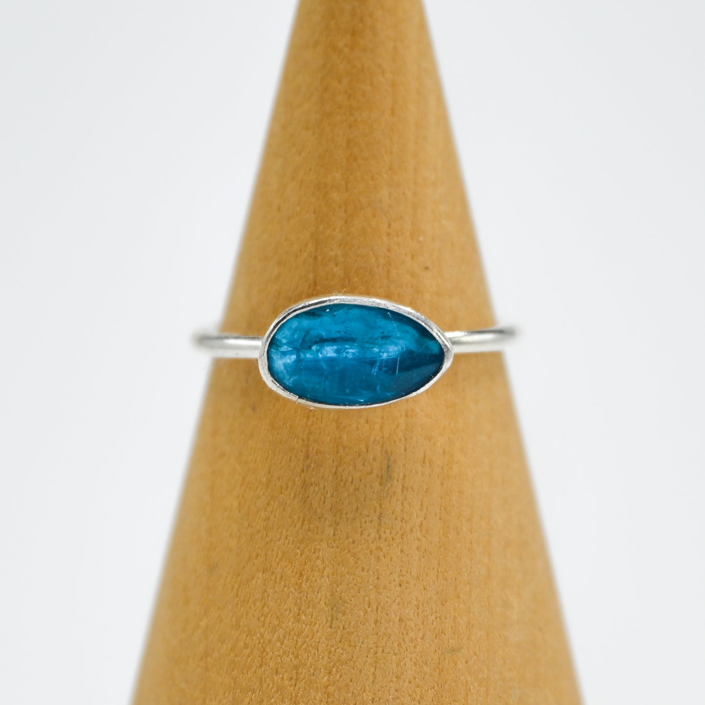 Horizontal rose cut neon blue apatite size 8