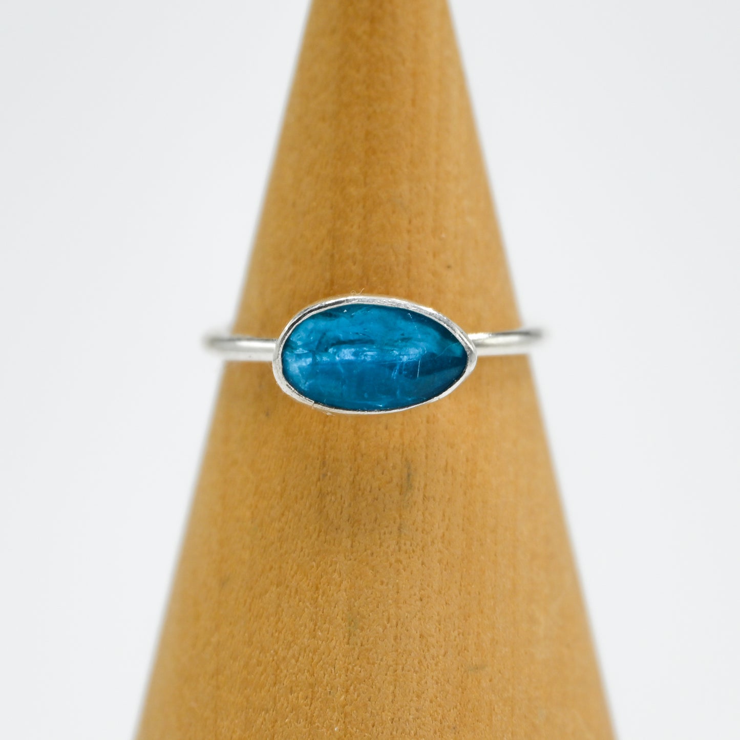 Horizontal rose cut neon blue apatite size 8