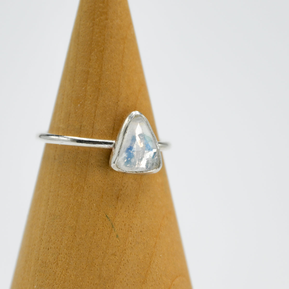 Rose cut moonstone size 8