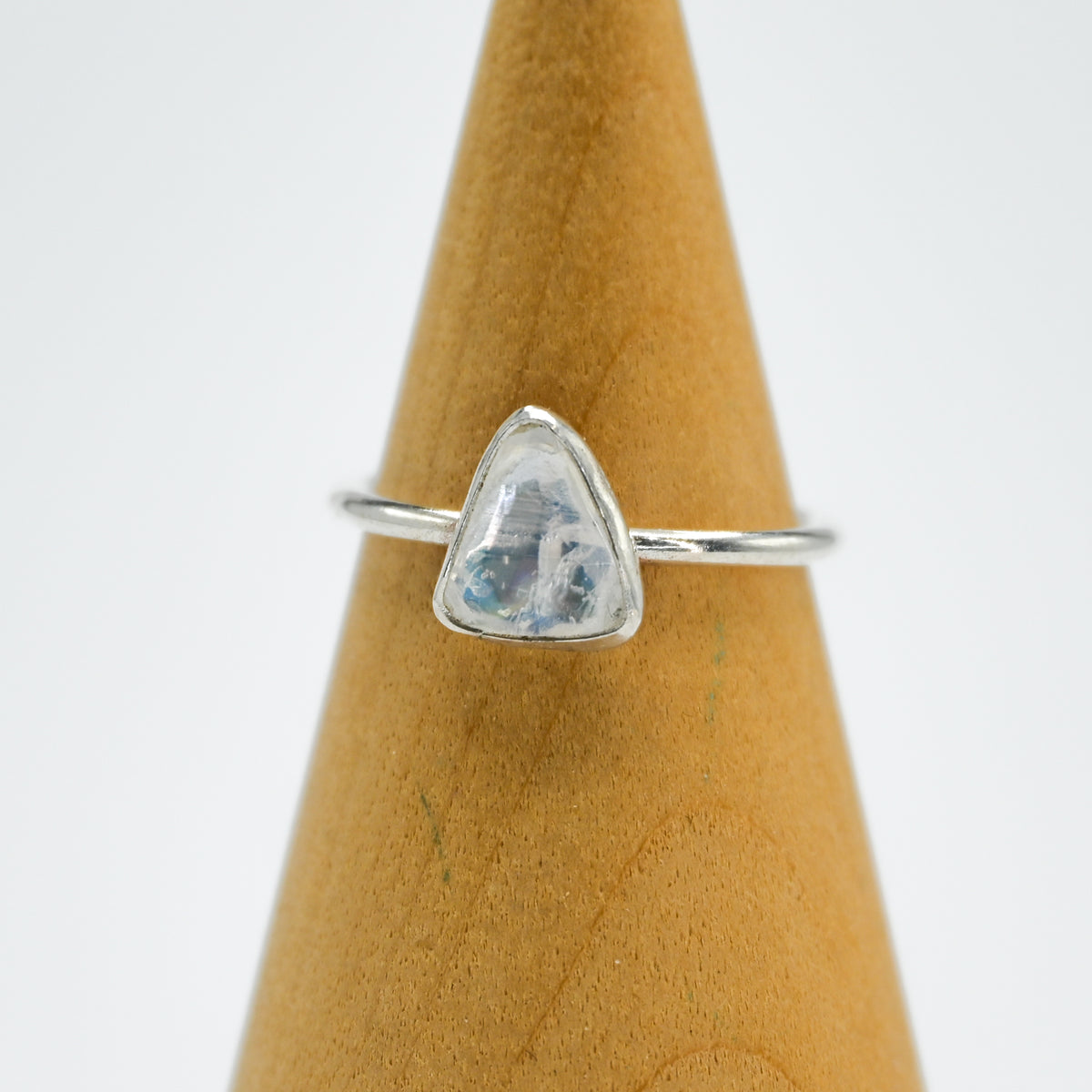 Rose cut moonstone size 8
