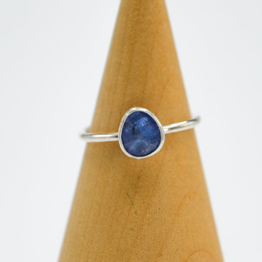 Rose cut tanzanite size 8
