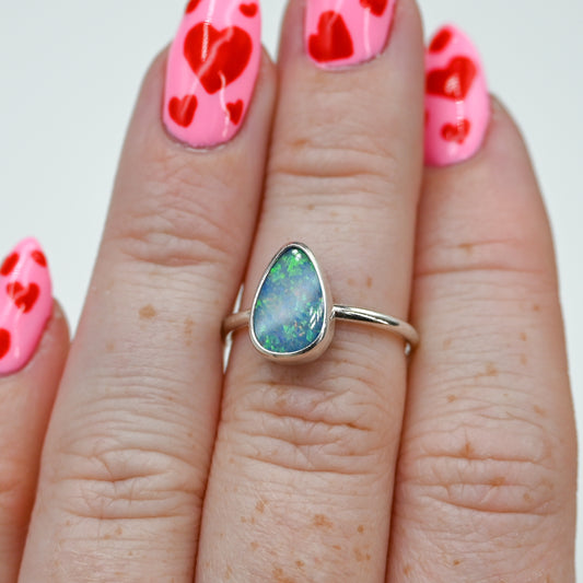 Australian opal size 6.25