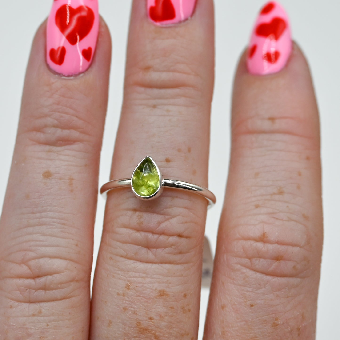 Pear peridot size 6.75