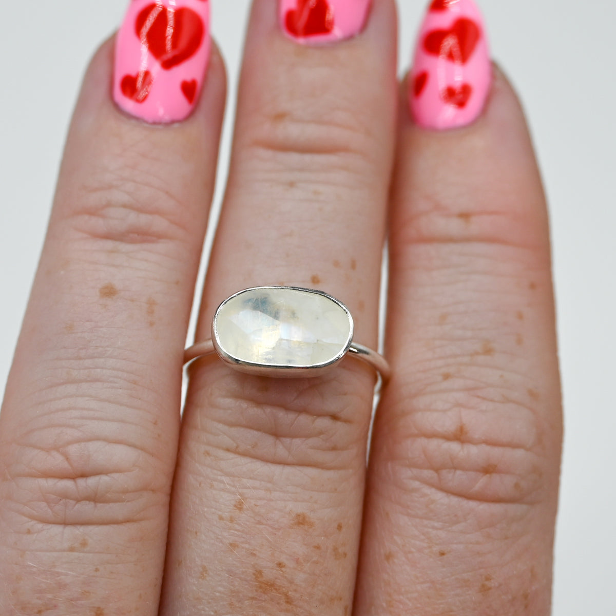 Rose cut horizontal moonstone size 7