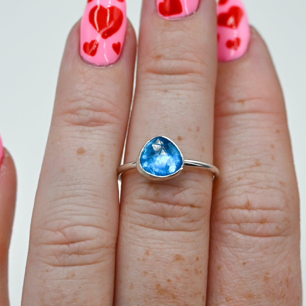 Rose cut neon blue apatite size 7