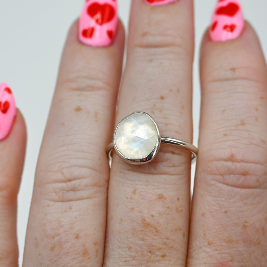 Rose cut moonstone size 7.5