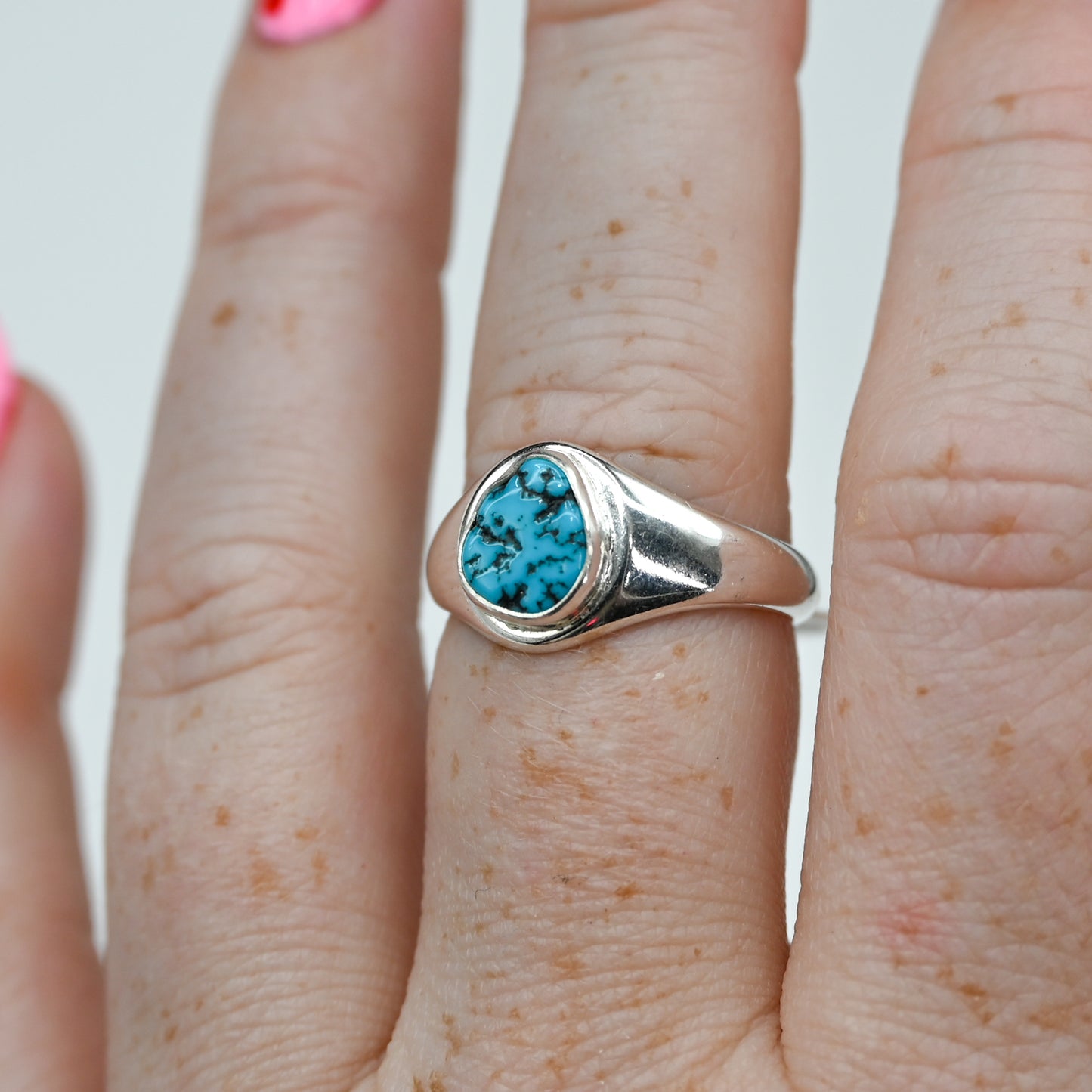 Signet with kingman turquoise nugget cab size 8