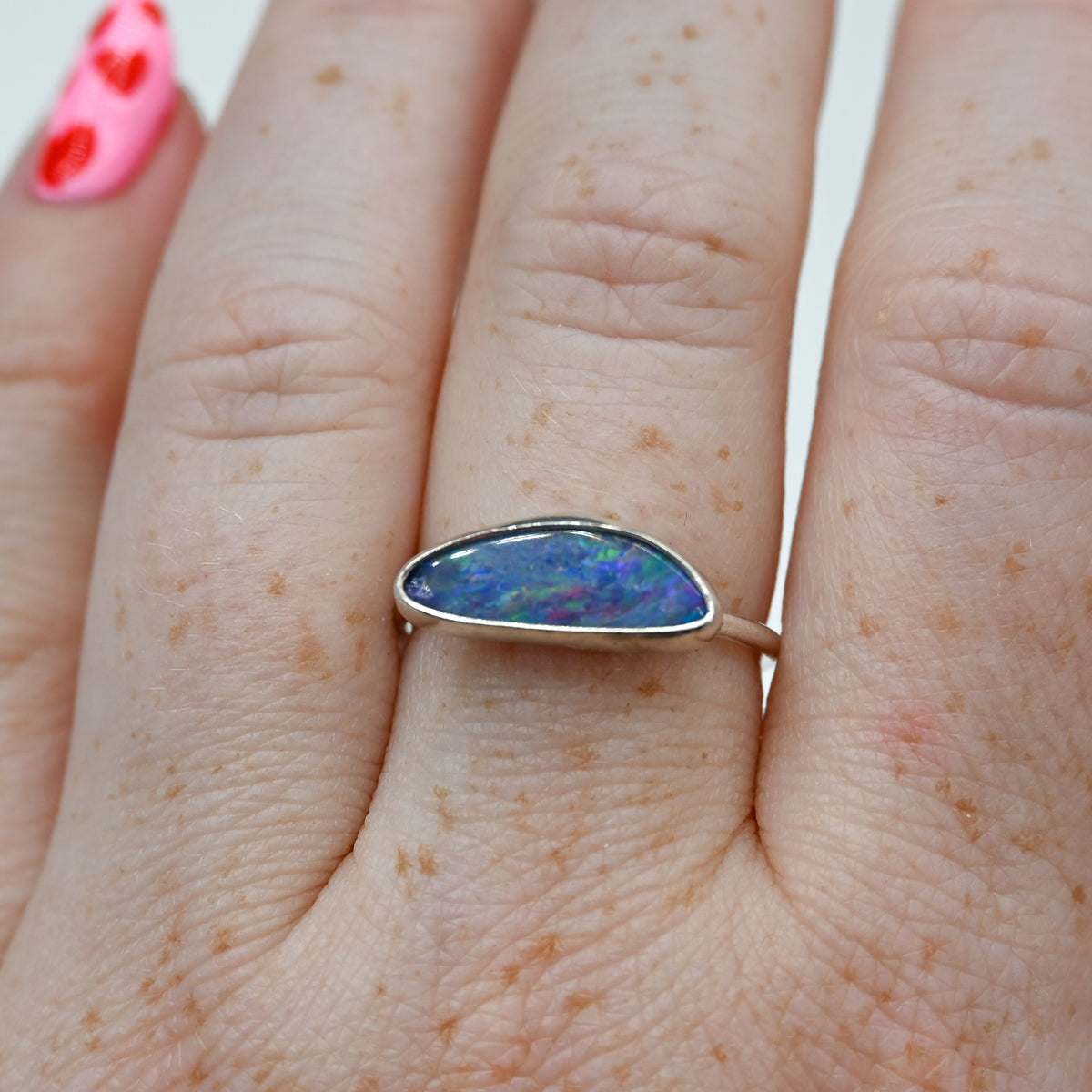 Horizontal Australian opal size 8