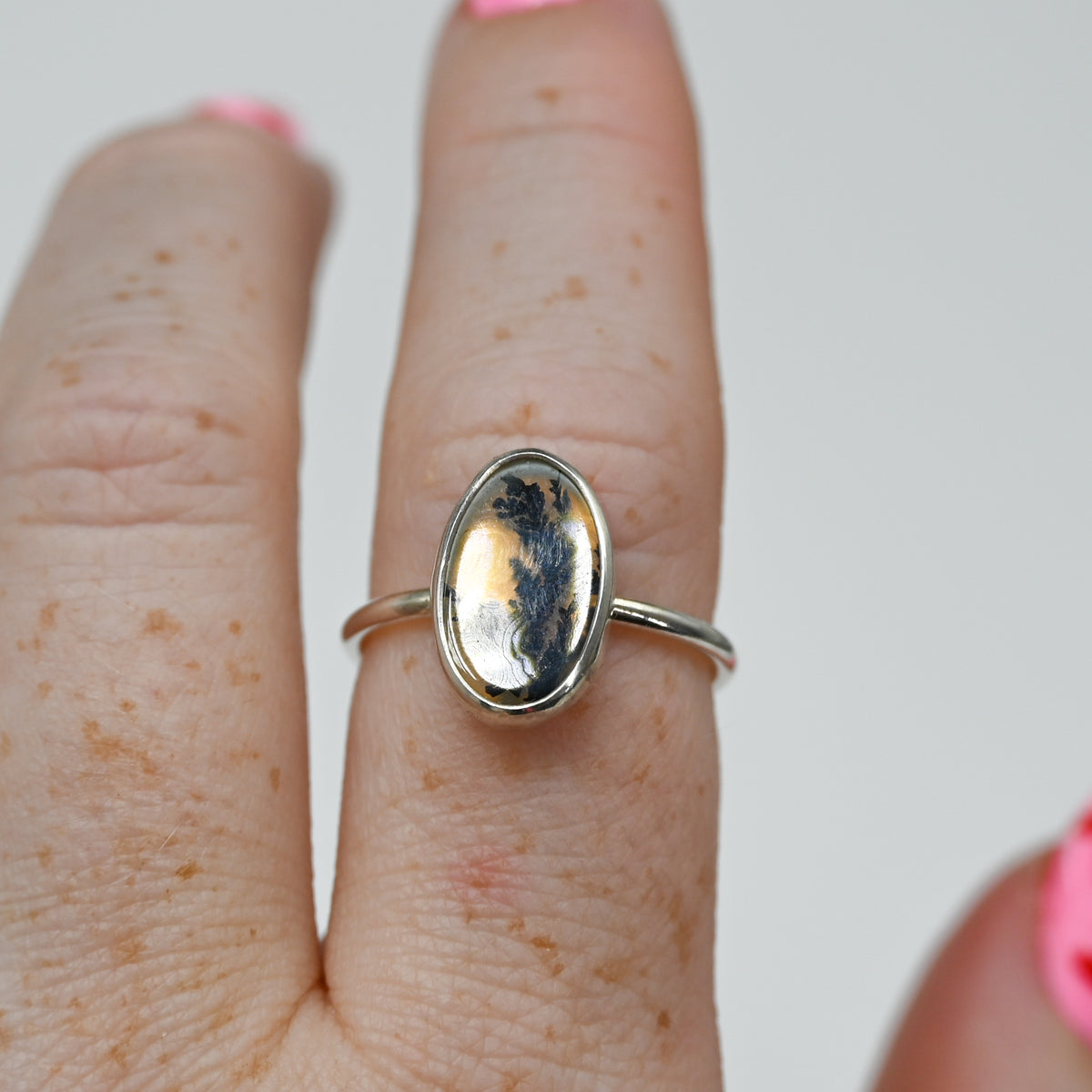 Oval dendritic agate size 8
