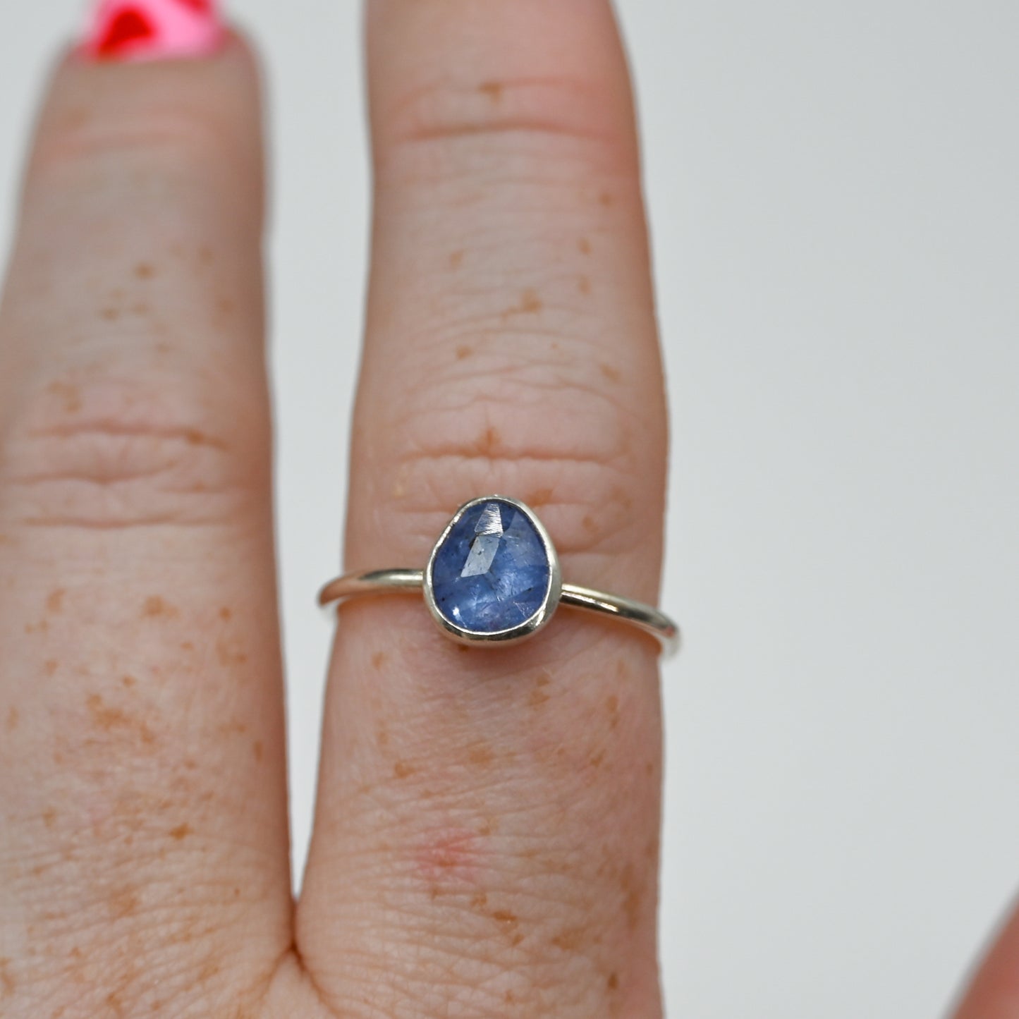 Rose cut tanzanite size 8