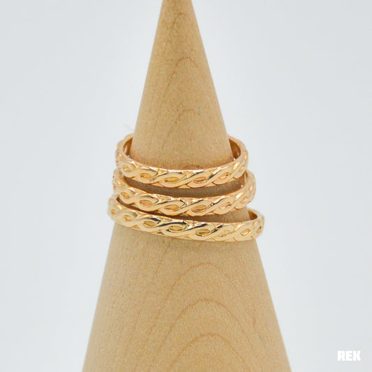 Gold fill thick flat twist stacker