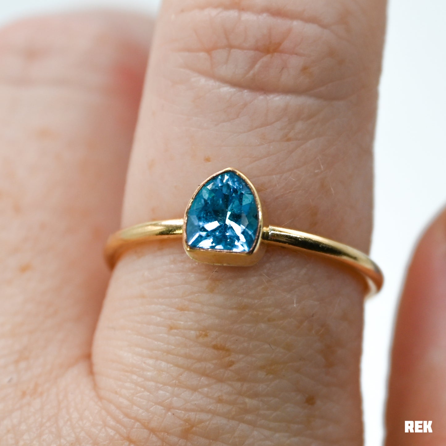 Gold fill faceted blue topaz size 9.75